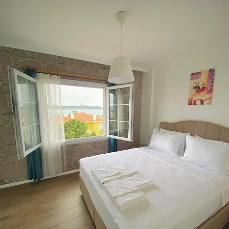 Cunda Kordon Ayvalı